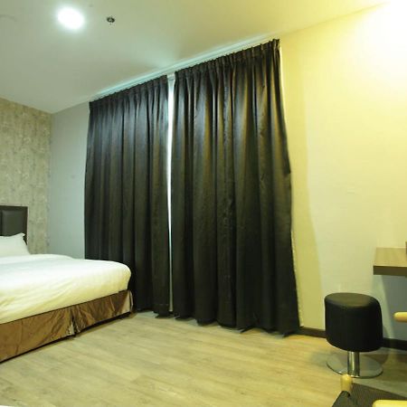 Eatern Hotel Batam Экстерьер фото