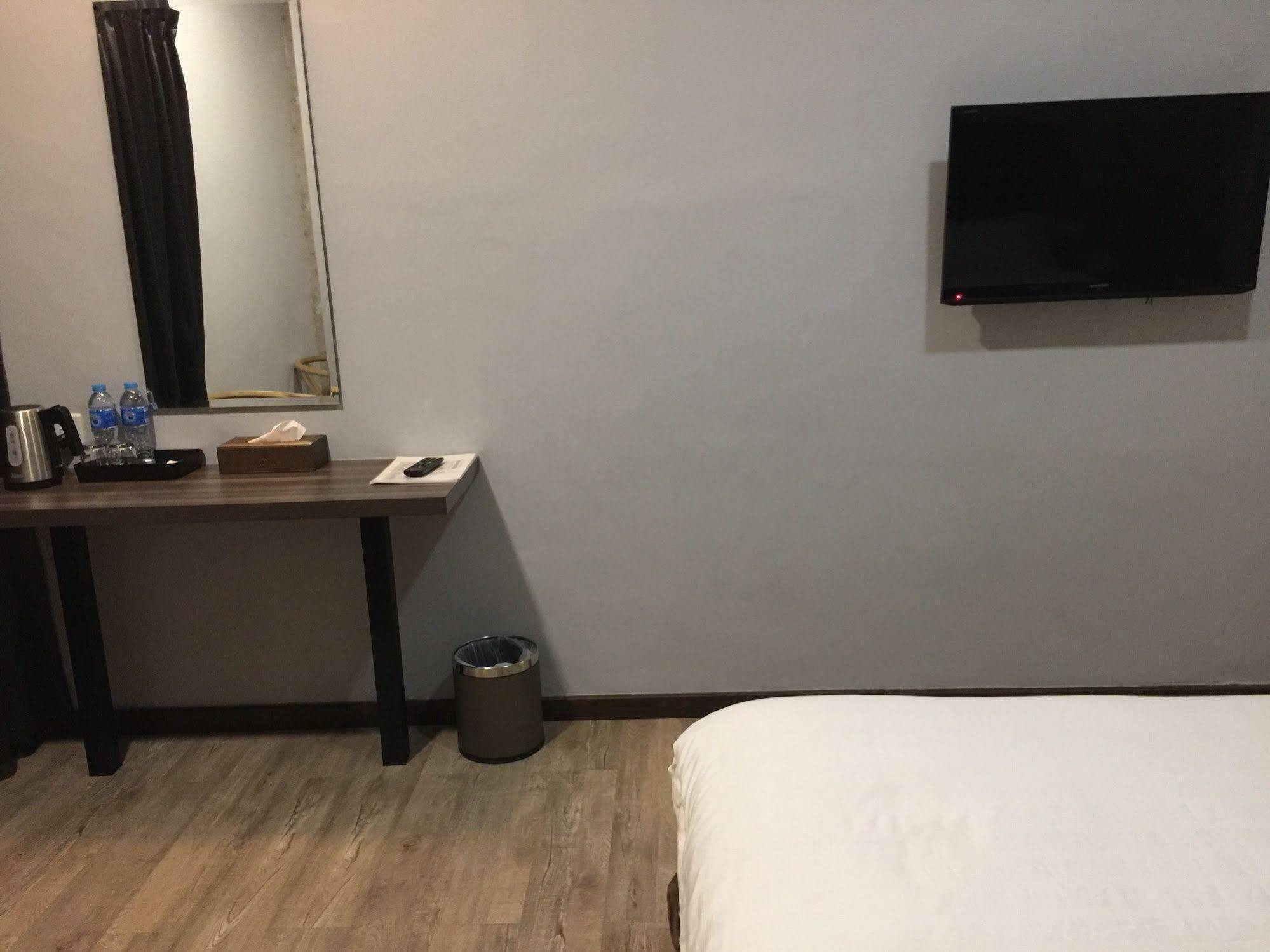 Eatern Hotel Batam Экстерьер фото